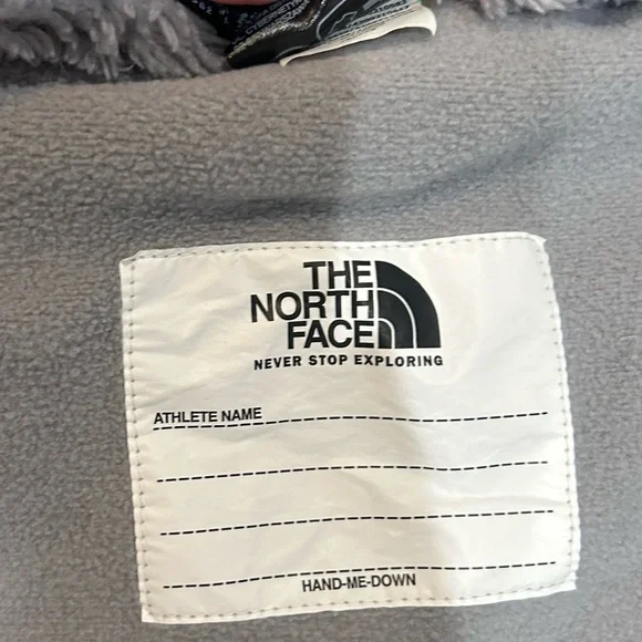 The North Face Thermoball™ One-Piece TNF White Like A Wolf Print 12-18 Months - Picture 7 of 12